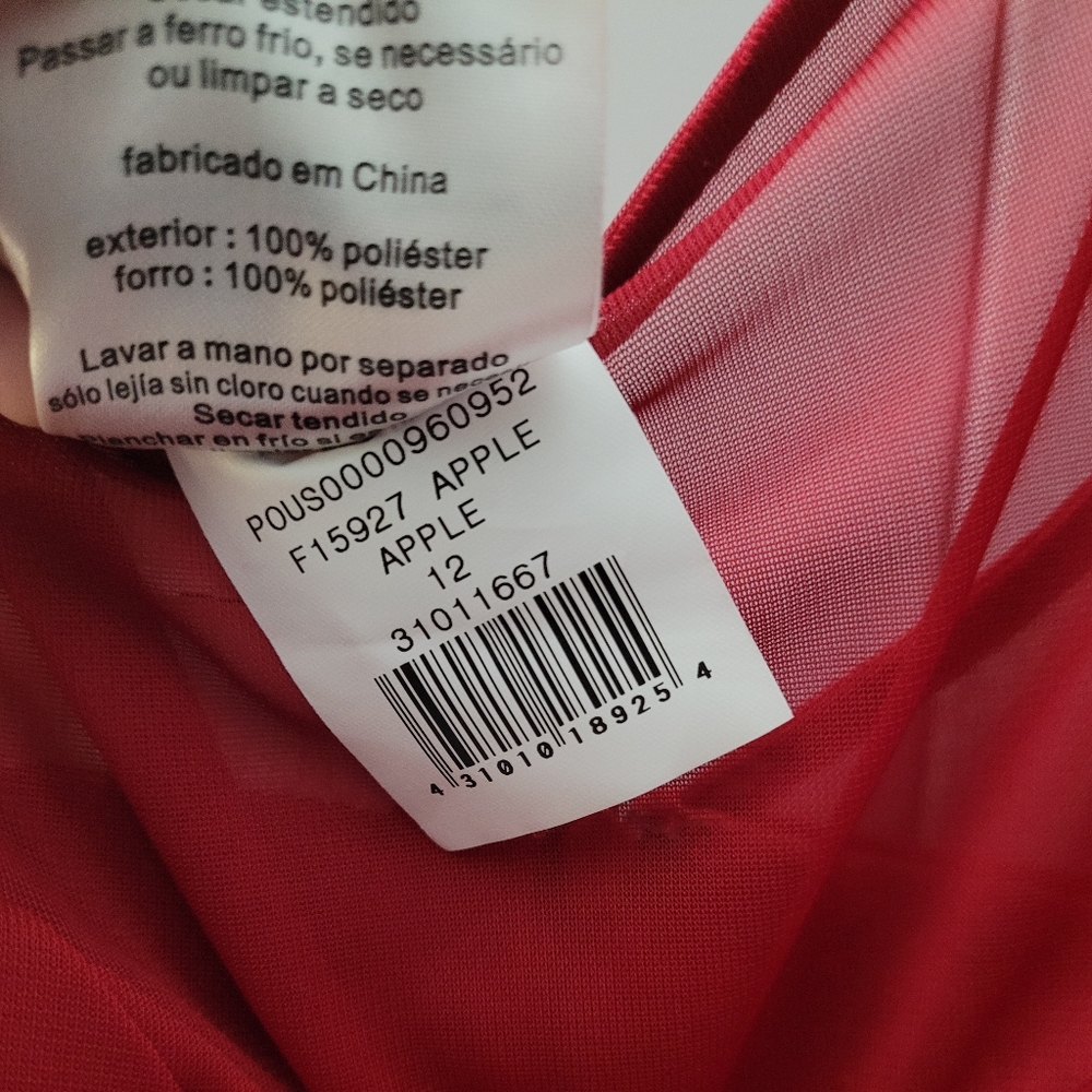Red formal gown size 12 - Picture 3 of 7